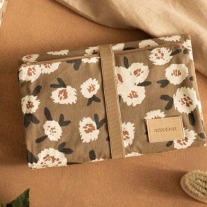 Hyde Park waterproof changing pad • Camellia
